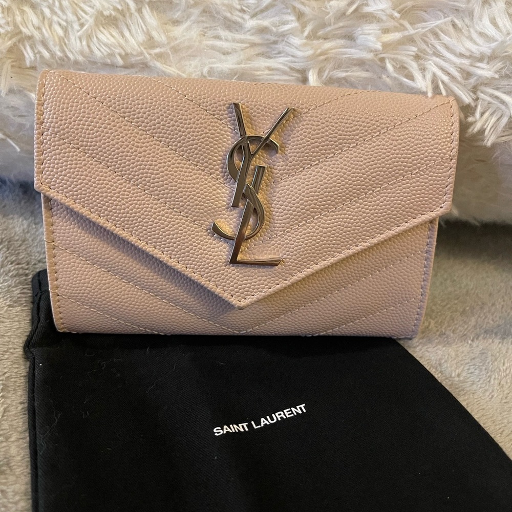❤️SOLD❤️Barely Used Auth SAINT LAURENT Cassandre Matelassé Small Envelope Wallet